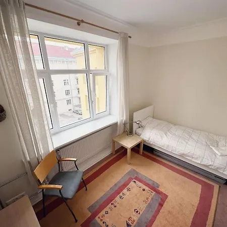 Center Up To 4 Guests Reval